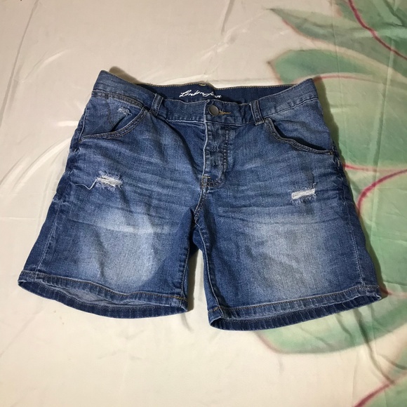 London Jean Light Wash Destroyed Denim Shorts - Picture 1 of 7